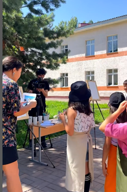 Евразия телеарнасы лагерь оқушыларынан сұхбат алды.